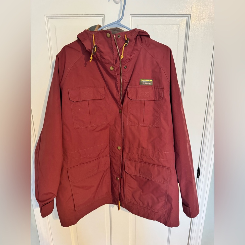 L.L.Bean Red Hooded Rain Jacket. Barn jacket style. SZ PXL
